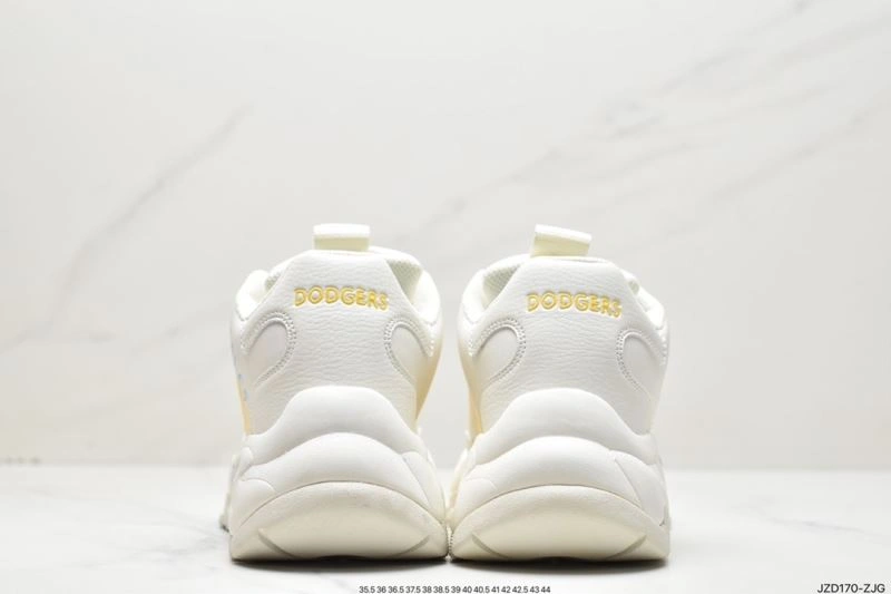 Sleek Nxkx Sneakers 200893