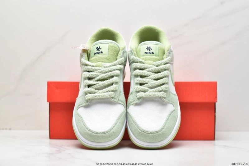 Trendsetting Nxkx Dunk 203697
