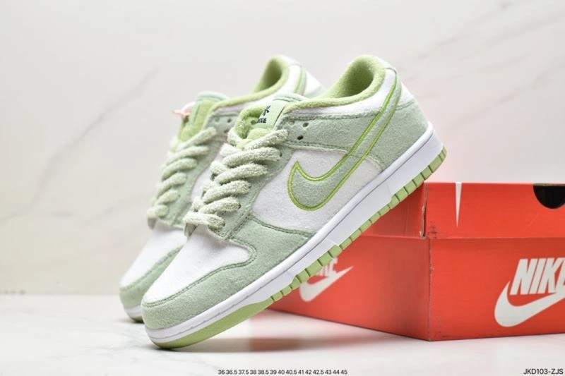 Trendsetting Nxkx Dunk 203697